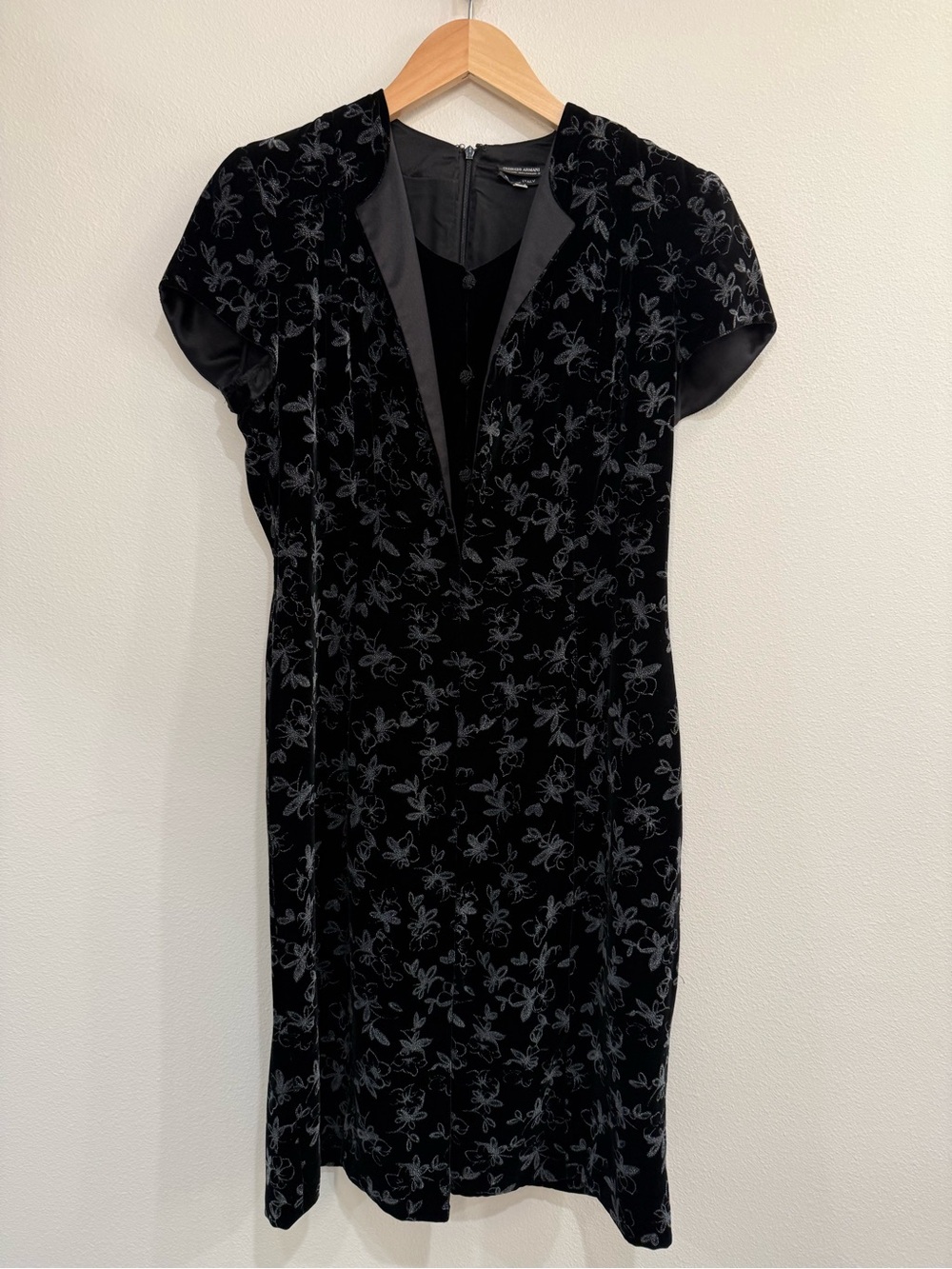 Vintage Black label Giorgio Armani Velvet Floral Short-Sleeve Dress